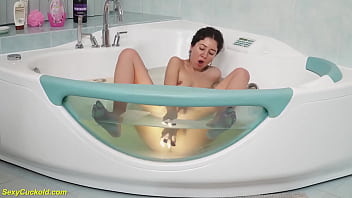 Teen Katty West Masturbating In The Bathtub free video